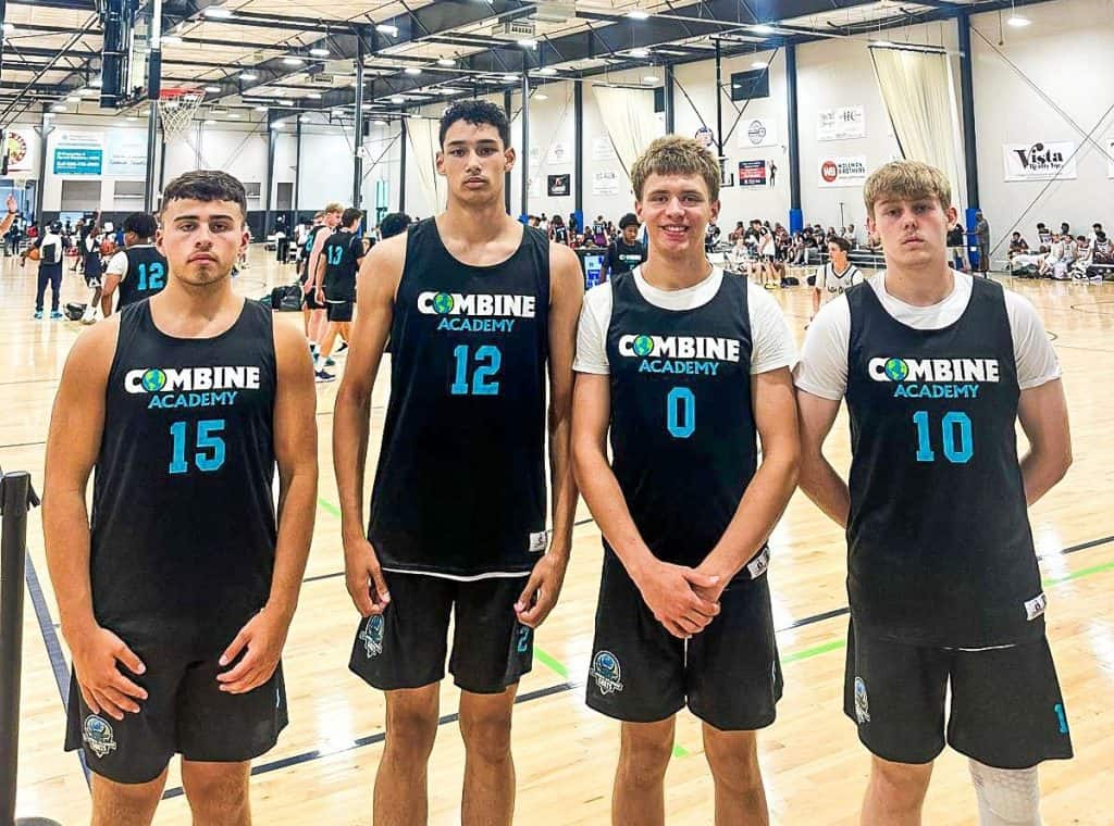 Combine 4 players